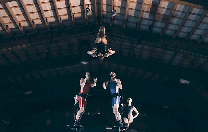 Kuva Circus Ruska Festivalin akrobatiaesityksestä