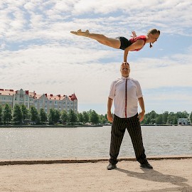 Kate & Pasi: SUHDE | Kuva: Anni Korhonen