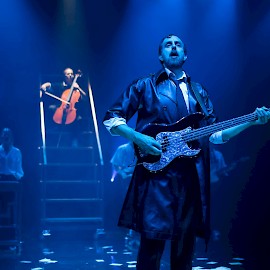 MINNA CRAUCHER – A MUSICAL ABOUT POWER AND PLAY | Photo: Darina Rodionova